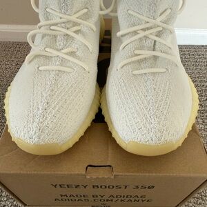adidas Yeezy Boost 350 V2